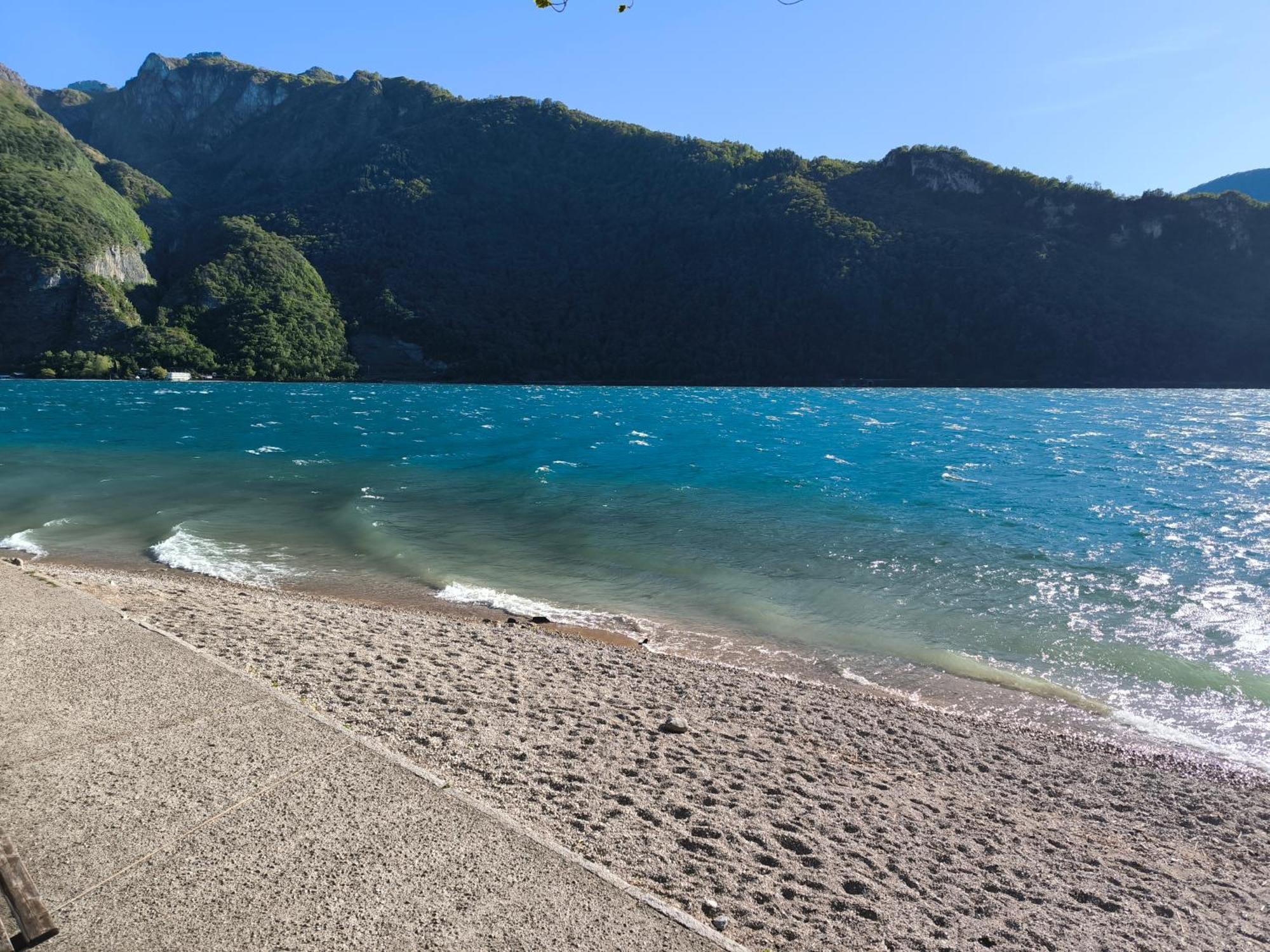 La Meridiana Sul Lago Abbadia Lariana Bilik gambar