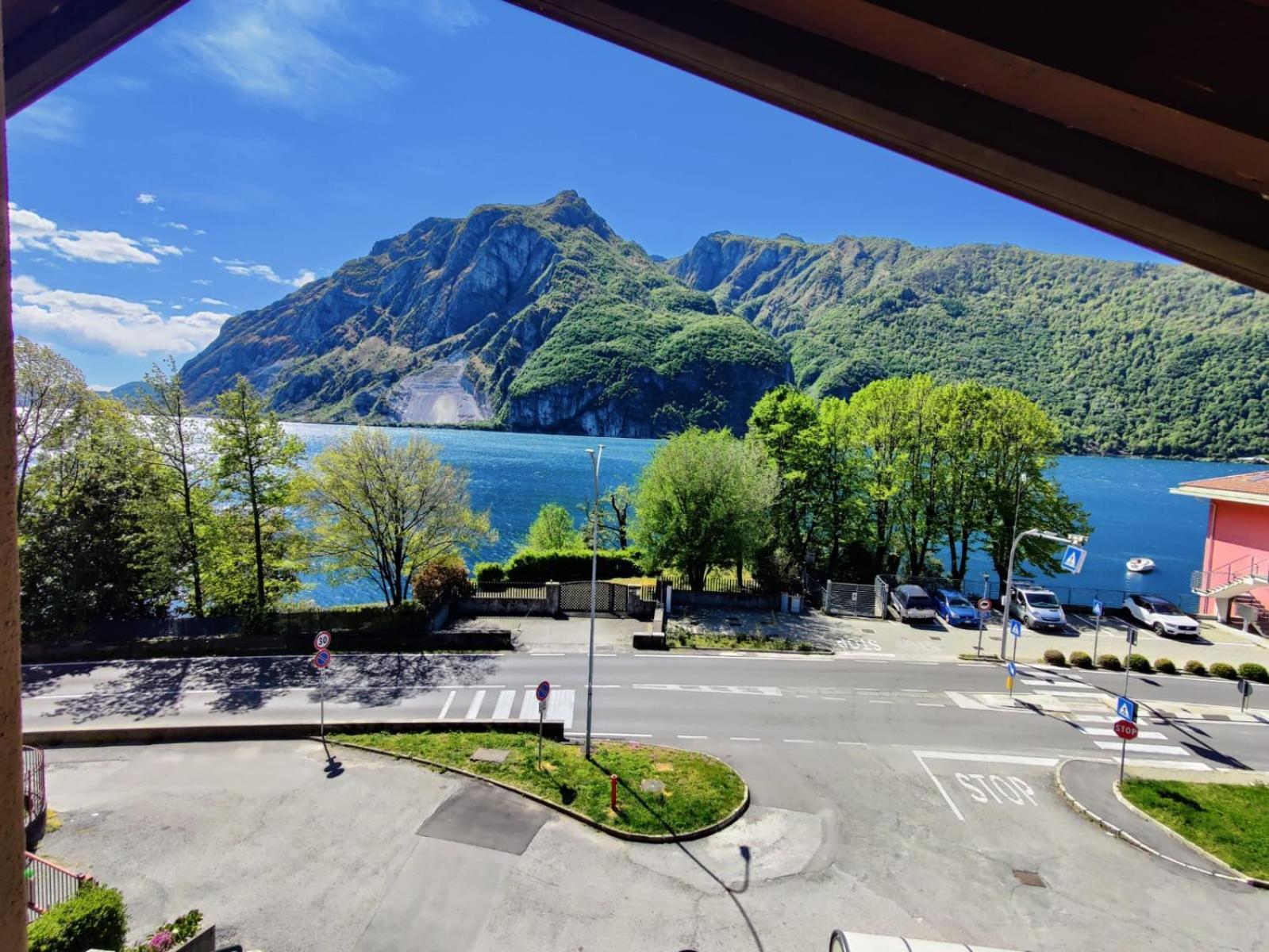 La Meridiana Sul Lago Abbadia Lariana Bilik gambar