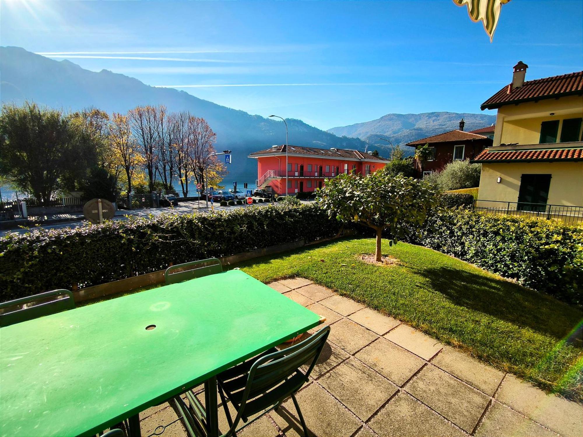 La Meridiana Sul Lago Abbadia Lariana Bilik gambar
