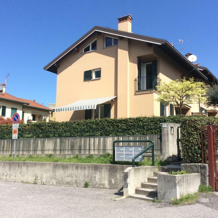 La Meridiana Sul Lago Abbadia Lariana Luaran gambar